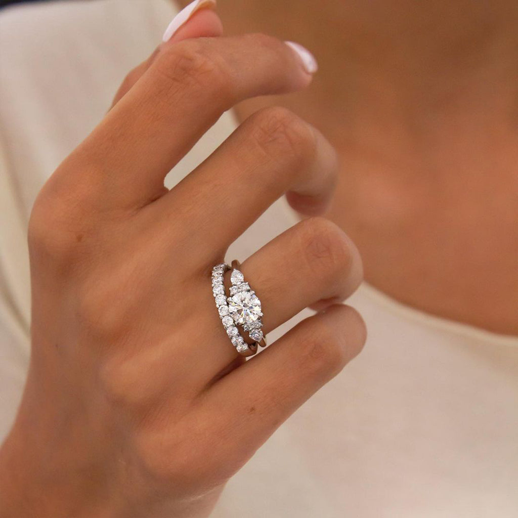 1.3 CT Round Brilliant Cut Diamond Moissanite Engagement Ring