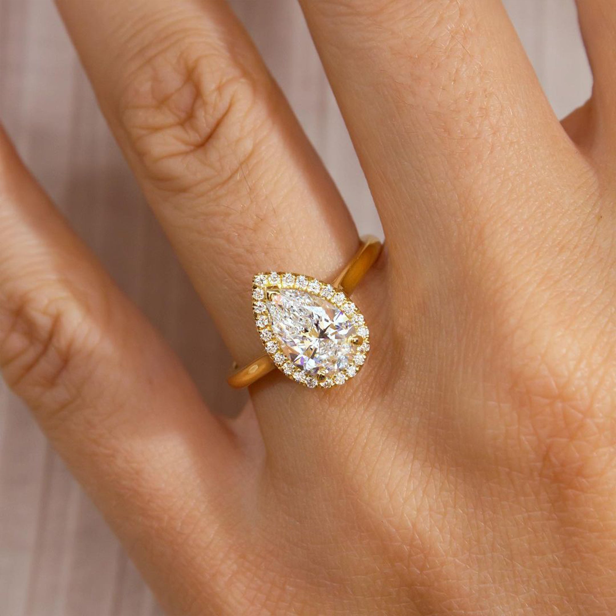 1.5 CT Pear Cut Halo Moissanite Diamond Engagement Ring