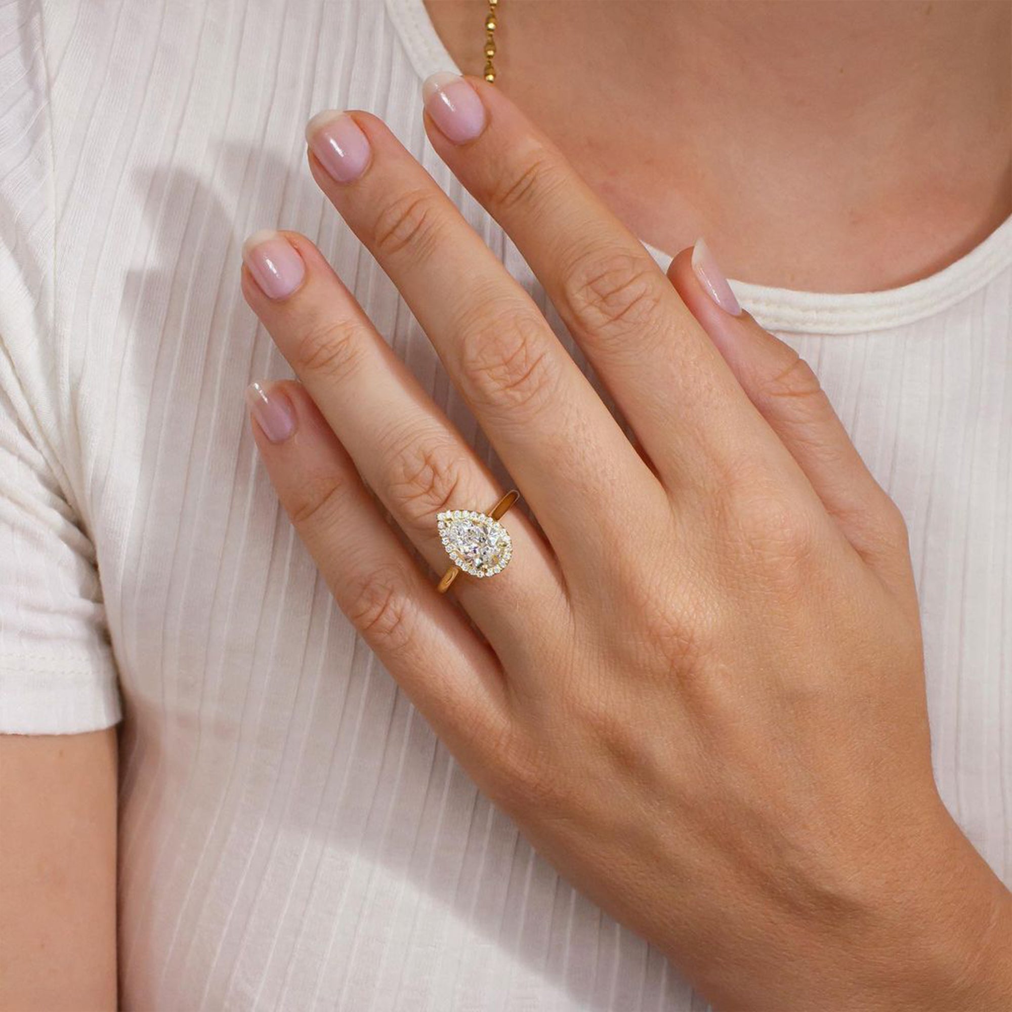 1.5 CT Pear Cut Halo Moissanite Diamond Engagement Ring
