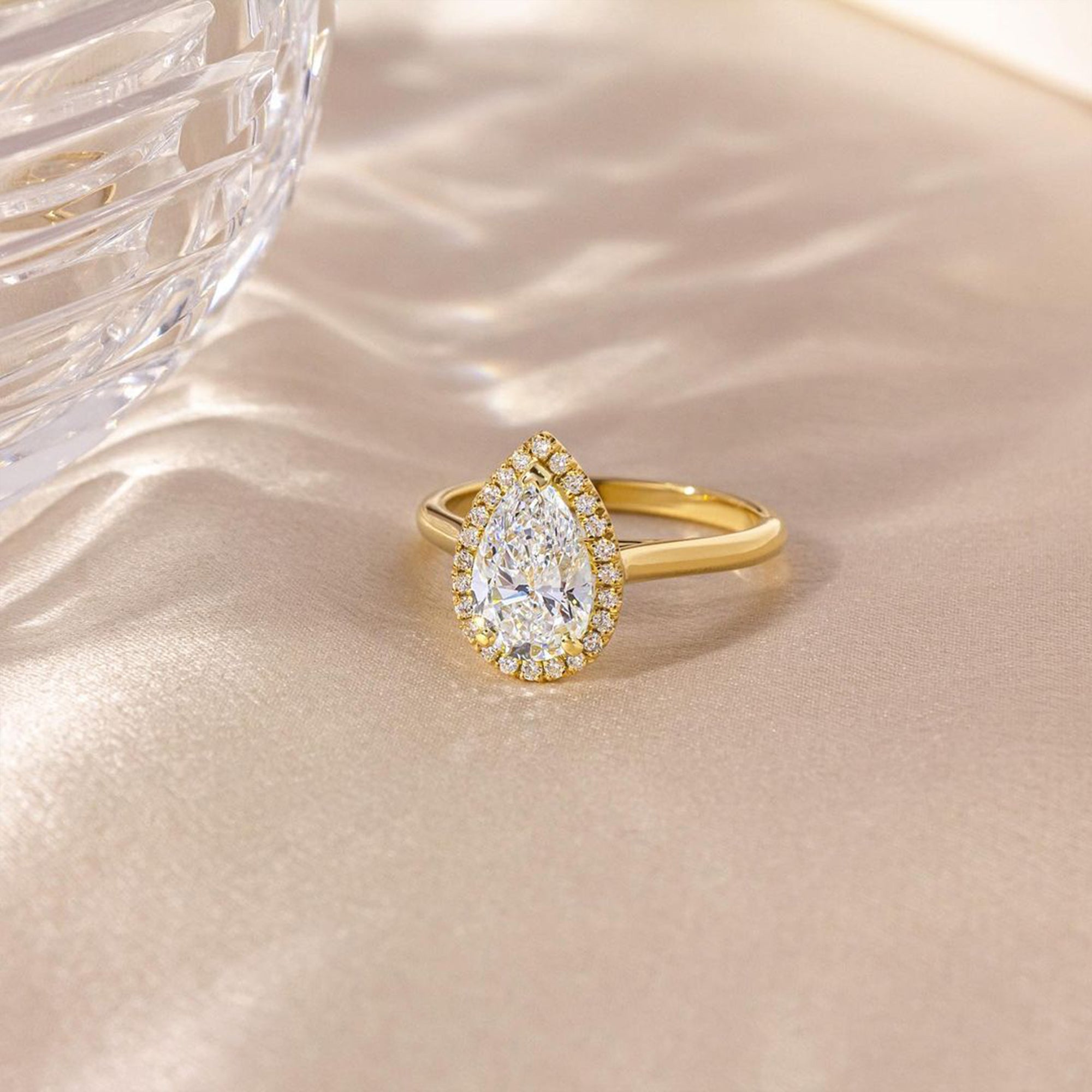 1.5 CT Pear Cut Halo Moissanite Diamond Engagement Ring