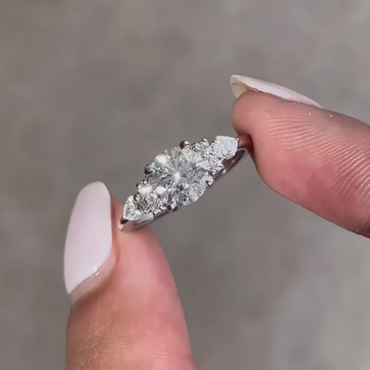 1.3 CT Round Brilliant Cut Diamond Moissanite Engagement Ring